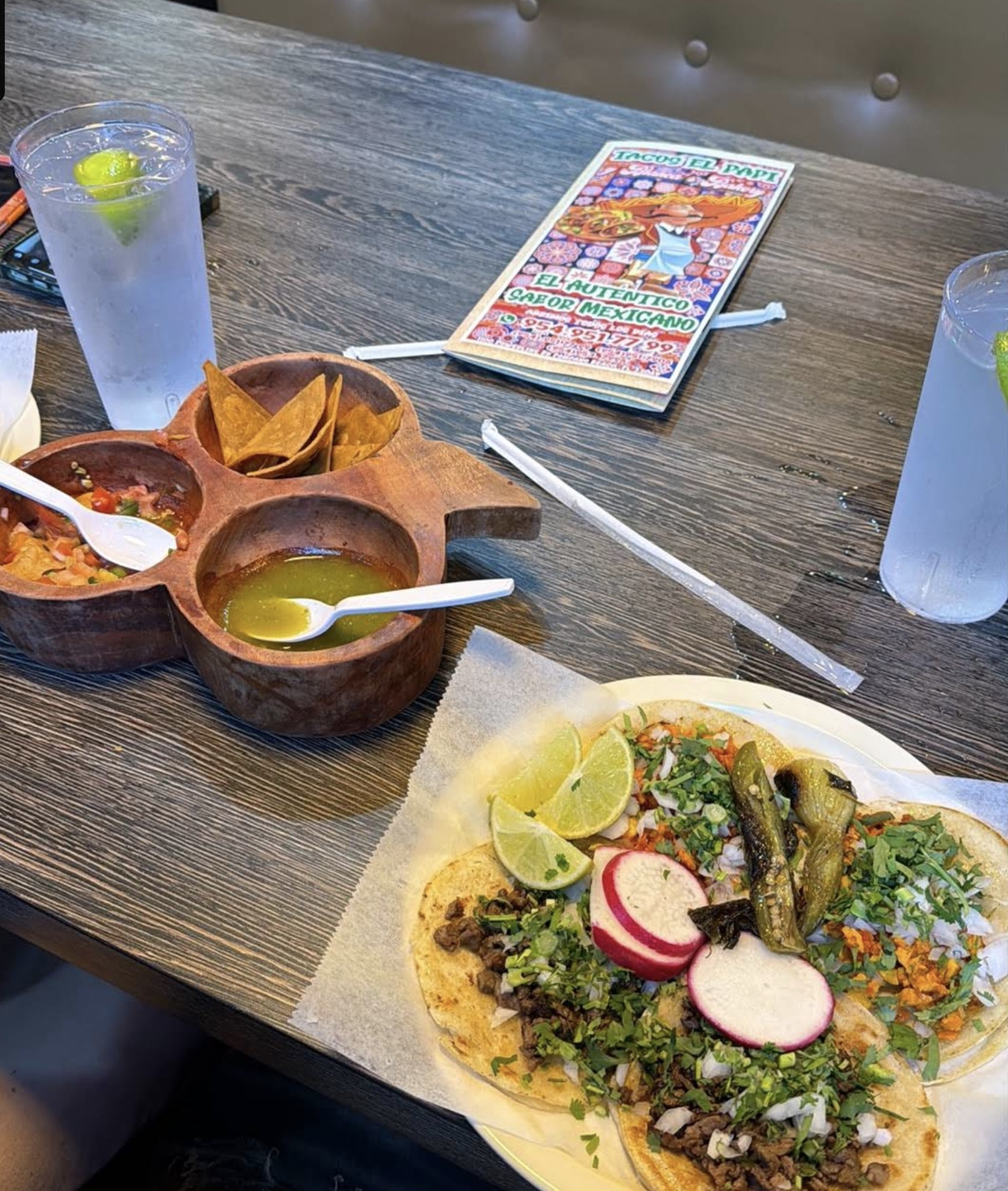 Fresh tacos plate at Tacos El Papi